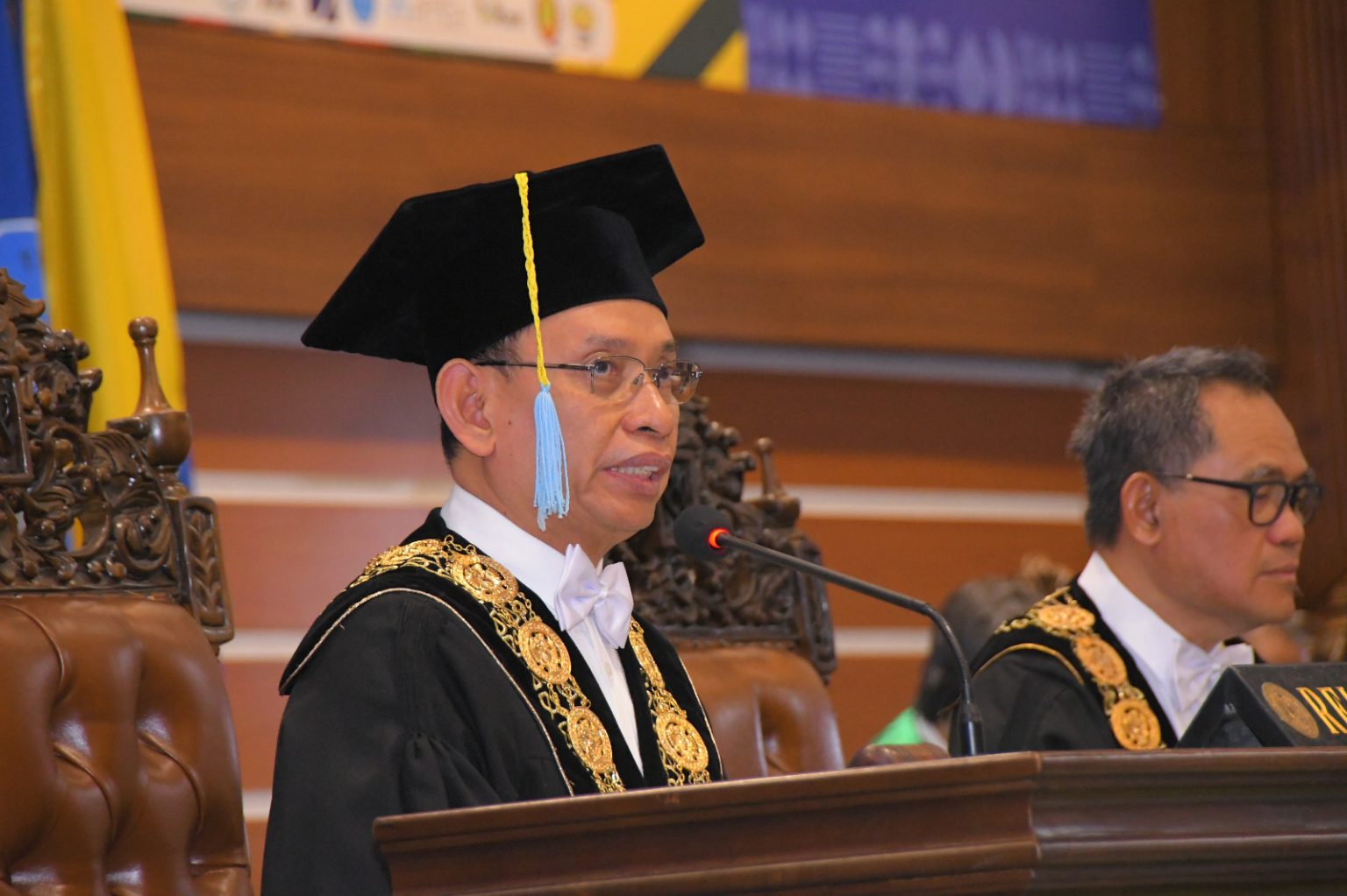 Rektor Guru Besar Unair