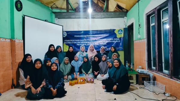 Foto Kegiatan Pelatihan oleh tim PKM UNAIR di Pondok Pesantren